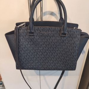 Michael Kors Selma Bag